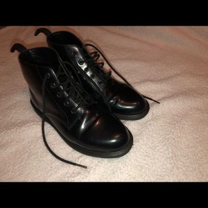 Dr. Martens emmeline boot